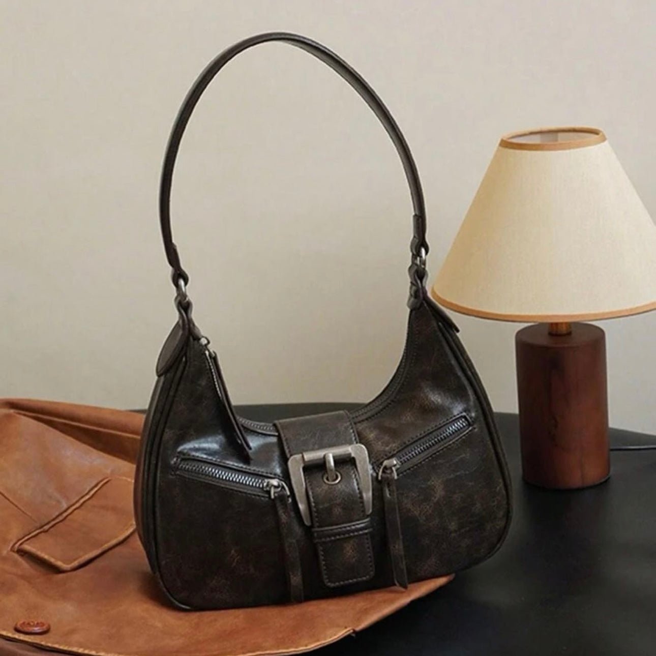 Voralis Jenice bag - size reference view